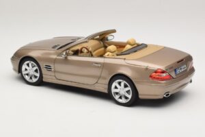 Mercedes SL500 R230 Travertine Beige Norev 1:18 183843 Metalas - nuotrauka 8 iš 9