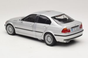 BMW 3-Series E46 6-Cylinder Sidabrinis UT Models 1:18 20512 Metalas - nuotrauka 5 iš 6