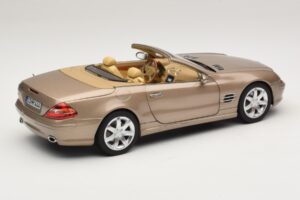 Mercedes SL500 R230 Travertine Beige Norev 1:18 183843 Metalas - nuotrauka 3 iš 9