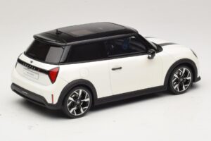 Mini Cooper S F66 Nanuq White Metallic Otto 1:18 OT1245 Derva - nuotrauka 2 iš 6