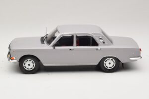 GAZ Volga GAZ-24-10 Pilkas MCG 1:18 MCG18016 Metalas - nuotrauka 3 iš 6