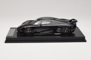 Koenigsegg Regera Juodas Anglies Pluošto Paketas Béžinis Salonas FrontiArt 1:18 REMC042 Derva - nuotrauka 3 iš 7