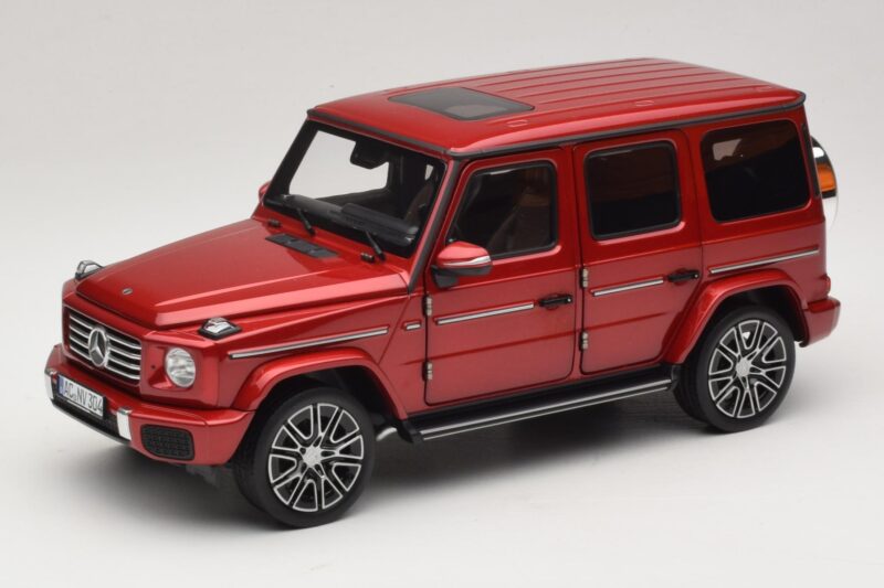 Mercedes G-Class W465 Hyacinth Red Norev 1:18 183037 Metalas