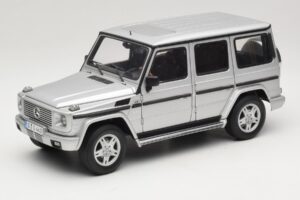 Mercedes G500 W463 LWB Dilerio Leidimas Sidabrinis AUTOart 1:18 B66962142 Metalas