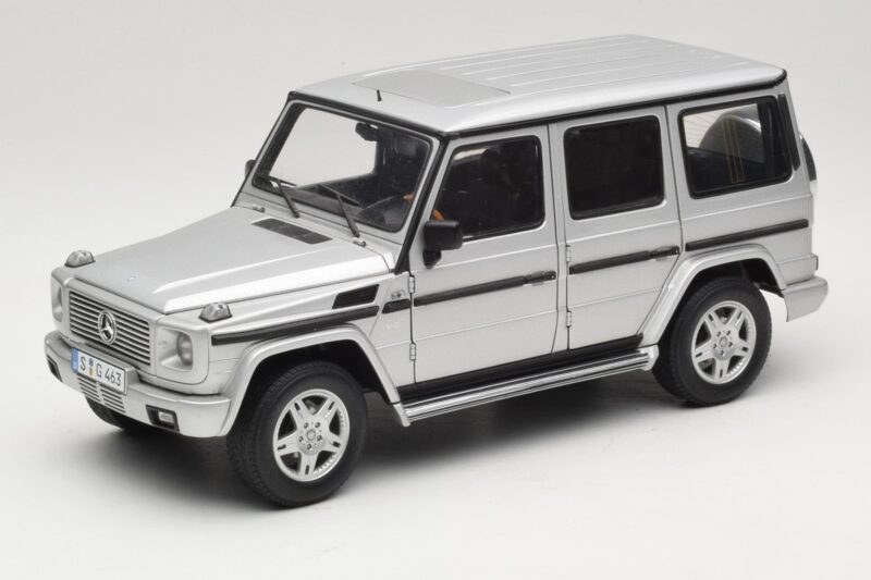 Mercedes G500 W463 LWB Dilerio Leidimas Sidabrinis AUTOart 1:18 B66962142 Metalas