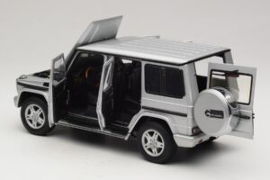 Mercedes G500 W463 LWB Dilerio Leidimas Sidabrinis AUTOart 1:18 B66962142 Metalas - nuotrauka 5 iš 8