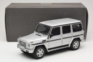 Mercedes G500 W463 LWB Dilerio Leidimas Sidabrinis AUTOart 1:18 B66962142 Metalas - nuotrauka 8 iš 8