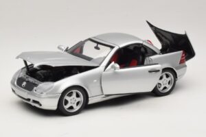 Mercedes SLK230 R170 AMG Roadsteris Sidabrinis UT Models 1:18 26152 Metalas - nuotrauka 2 iš 8