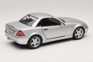 Mercedes SLK230 R170 AMG Roadsteris Sidabrinis UT Models 1:18 26152 Metalas - nuotrauka 3 iš 8