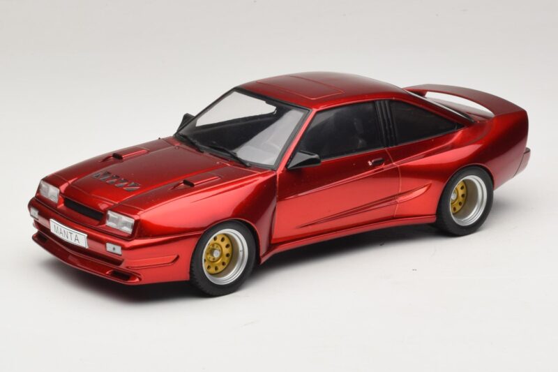 Opel Manta B Mattig Raudonas MCG 1:18 MCG18265 Metalas