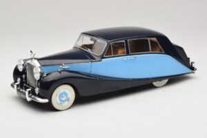 Rolls-Royce Silver Wraith Empress by Hooper Juodas & Tamsiai Mėlynas MCG 1:18 Rolls-Royce Silver Wraith Empress by Hooper Juodas & Tamsiai Mėlynas MCG 1:18 MCG18051 Metalas