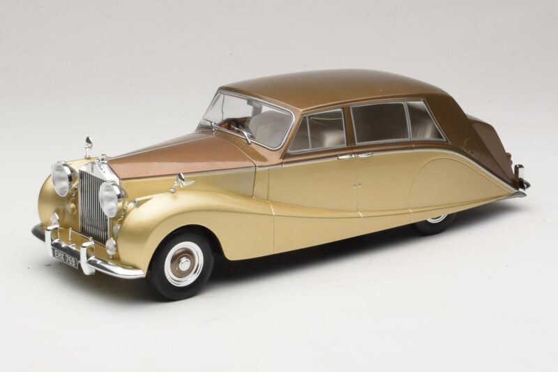 Rolls-Royce Silver Wraith Empress by Hooper Rudas & Auksinis MCG 1:18 Rolls-Royce Silver Wraith Empress by Hooper Rudas & Auksinis MCG 1:18 MCG18000 Metalas
