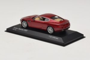 Aston Martin DB9 Raudonas Metalinis Minichamps 1:43 400137340 Metalas - nuotrauka 3 iš 4