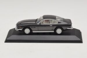 Aston Martin DBS On Her Majesty's Secret Service Pakaitinė Dėžė Minichamps 1:43 436137600-R1 Metalas
