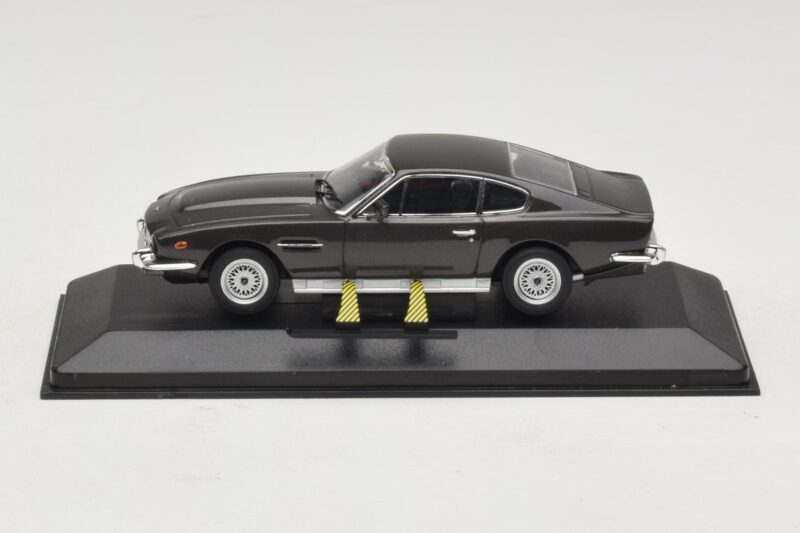 Aston Martin DBS On Her Majesty's Secret Service Su Slidėmis Minichamps 1:43 436137600-P1 Metalas