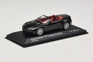 Aston Martin V8 Vantage Roadster Juodas Metalinis Minichamps 1:43 400137431 Metalas - nuotrauka 2 iš 4