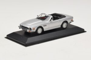 Aston Martin V8 Volante Sidabrinis Minichamps 1:43 400137601 Metalas - nuotrauka 2 iš 4