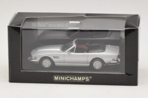 Aston Martin V8 Volante Sidabrinis Minichamps 1:43 400137601 Metalas - nuotrauka 4 iš 4