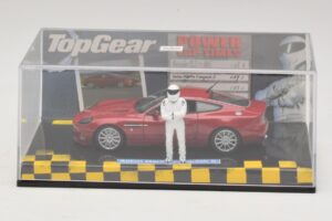 Aston Martin Vanquish S Raudonas Top Gear Su Figūrėle Minichamps 1:43 519431372 Metalas - nuotrauka 4 iš 5