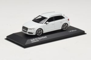 Audi S3 8V Sportback Baltas Minichamps 1:43 437013010 Metalas - nuotrauka 2 iš 4