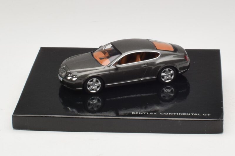 Bentley Continental GT Cypress Green Minichamps 1:43 Bentley Continental GT Cypress Green Minichamps 1:43 BL312 Metalas