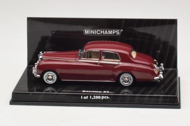 Bentley S2 Standard Saloon Raudonas Minichamps 1:43 Bentley S2 Standard Saloon Raudonas Minichamps 1:43 436139951-O1 Metalas