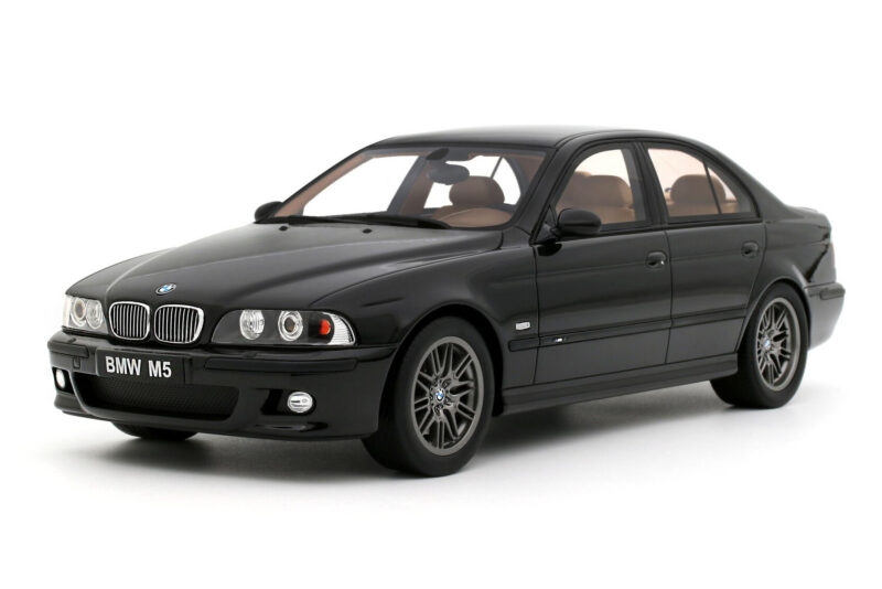 BMW M5 E39 Black Sapphire Metallic Otto 1:18 BMW M5 E39 Black Sapphire Metallic Otto 1:18 OT1338 Derva