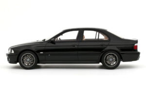 BMW M5 E39 Black Sapphire Metallic Otto 1:18 OT1338 Derva - nuotrauka 3 iš 4