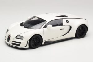 Bugatti Veyron Super Sport Baltas Minichamps 1:18 100110844 Metalas