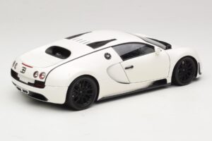 Bugatti Veyron Super Sport Baltas Minichamps 1:18 100110844 Metalas - nuotrauka 3 iš 8