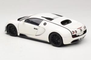 Bugatti Veyron Super Sport Baltas Minichamps 1:18 100110844 Metalas - nuotrauka 7 iš 8