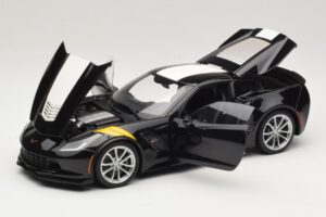 Chevrolet Corvette C7 Grand Sport Juoda su Baltomis Juostomis AUTOart 1:18 71273 Kompozitas - nuotrauka 2 iš 8
