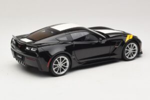 Chevrolet Corvette C7 Grand Sport Juoda su Baltomis Juostomis AUTOart 1:18 71273 Kompozitas - nuotrauka 3 iš 8
