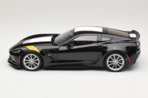 Chevrolet Corvette C7 Grand Sport Juoda su Baltomis Juostomis AUTOart 1:18 71273 Kompozitas - nuotrauka 4 iš 8