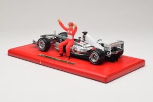 Ferrari F2004 #1 M. Schumacher Six Time World Champion 2004 Chromas Sidabras Hot Wheels 1:18 C7332 Metalas - nuotrauka 5 iš 6