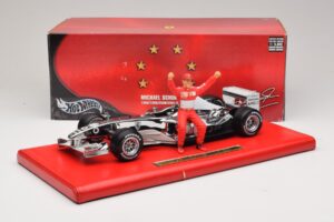 Ferrari F2004 #1 M. Schumacher Six Time World Champion 2004 Chromas Sidabras Hot Wheels 1:18 C7332 Metalas - nuotrauka 6 iš 6