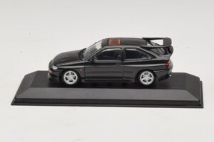 Ford Escort RS Cosworth Juoda Metalik Minichamps 1:43 430082106 Metalas