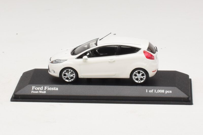 Ford Fiesta Mk6 Baltas Minichamps 1:43 Ford Fiesta Mk6 Baltas Minichamps 1:43 400088002 Metalas