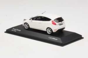 Ford Fiesta Mk6 Baltas Minichamps 1:43 400088002 Metalas - nuotrauka 3 iš 4