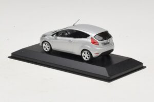 Ford Fiesta Mk7 Moondust Silver Metallic Minichamps 1:43 403088003 Metalas - nuotrauka 3 iš 4