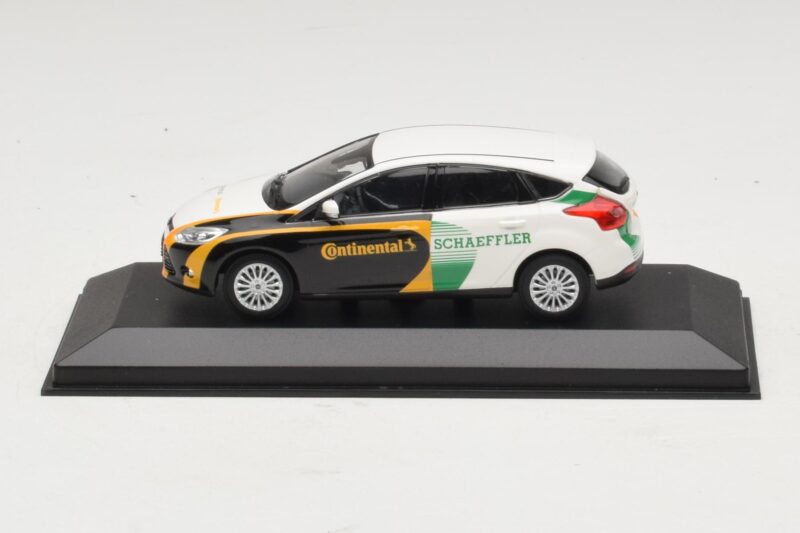 Ford Focus Benzininis Technologijų Automobilis Continental Schaeffler Pakaitinė Dėžė Minichamps 1:43 Ford Focus Benzininis Technologijų Automobilis Continental Schaeffler Pakaitinė Dėžė Minichamps 1:43 AB65A-R1 Metalas