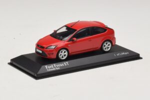 Ford Focus ST Mk2 Raudonas Minichamps 1:43 400087301 Metalas - nuotrauka 2 iš 4