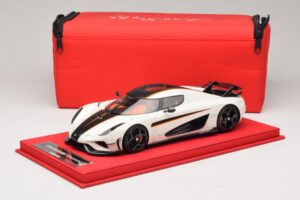 Koenigsegg Regera Baltas su Juodu Karbonu FrontiArt 1:18 REMC043 Derva - nuotrauka 7 iš 7