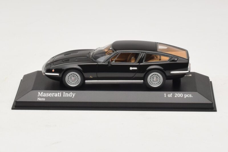 Maserati Indy Juodas Minichamps 1:43 Maserati Indy Juodas Minichamps 1:43 437123121 Metalas