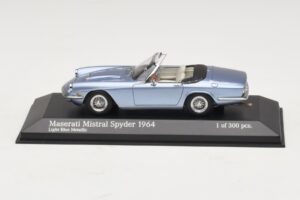 Maserati Mistral Spyder Light Blue Metallic Minichamps 1:43 Maserati Mistral Spyder Light Blue Metallic Minichamps 1:43 437123432 Metalas