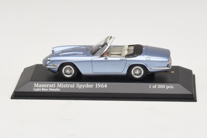Maserati Mistral Spyder Light Blue Metallic Minichamps 1:43 Maserati Mistral Spyder Light Blue Metallic Minichamps 1:43 437123432 Metalas