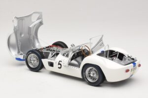 Maserati Tipo 61 #5 S. Moss / D. Gurney Camoradi ADAC 1000km Nurburgring Winner 1960 Minichamps 1:18 100601205 Metalas - nuotrauka 5 iš 8