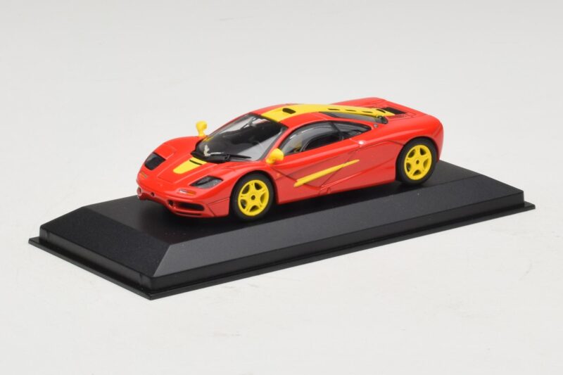 McLaren F1 Raudonas Su Geltonais Dryžiais Minichamps 1:43 McLaren F1 Raudonas Su Geltonais Dryžiais Minichamps 1:43 MCLAREN006 Metalas