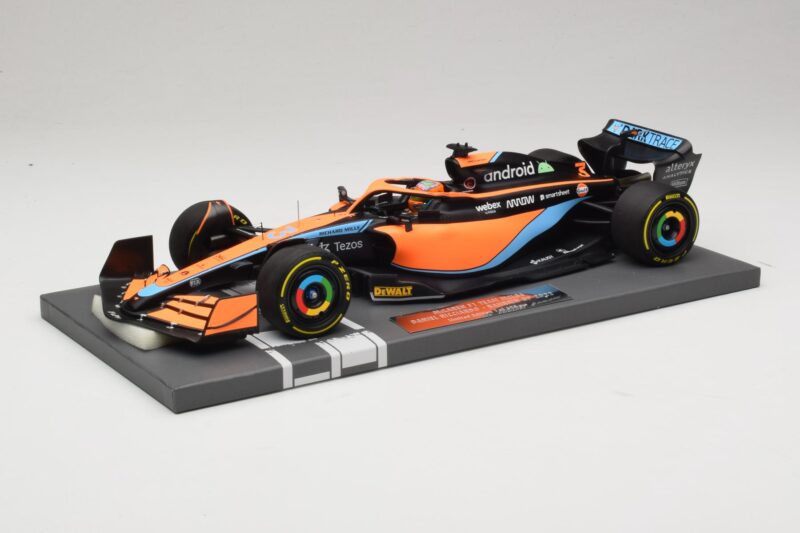 McLaren MCL36 #3 D. Ricciardo Bahrain GP 2022 Minichamps 1:18 537221803 Metalas