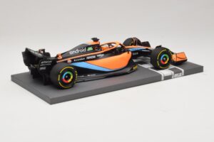 McLaren MCL36 #3 D. Ricciardo Bahrain GP 2022 Minichamps 1:18 537221803 Metalas - nuotrauka 6 iš 7